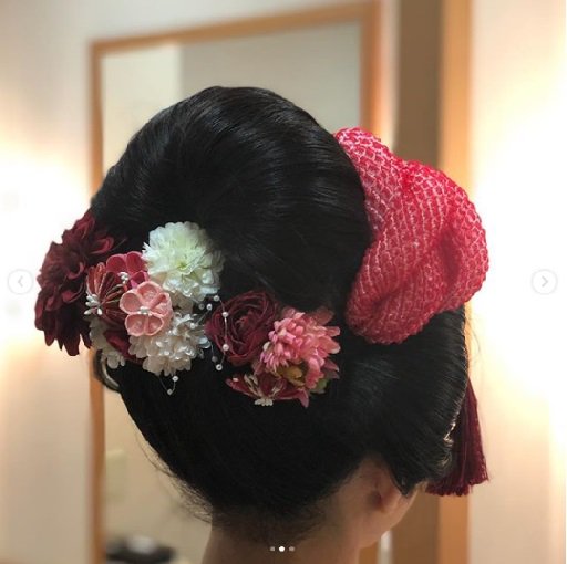 ブライダルコアあなだ 地毛ならではの上品でナチュラルな可愛いさ 地毛結いの 新日本髪 です かんざしや和装ヘア小物が鮮やかで素敵です ブライダルコアあなだ ブライダルコアあなだ Anaクラウンプラザホテル富山 日本髪風 日本髪風地毛結い