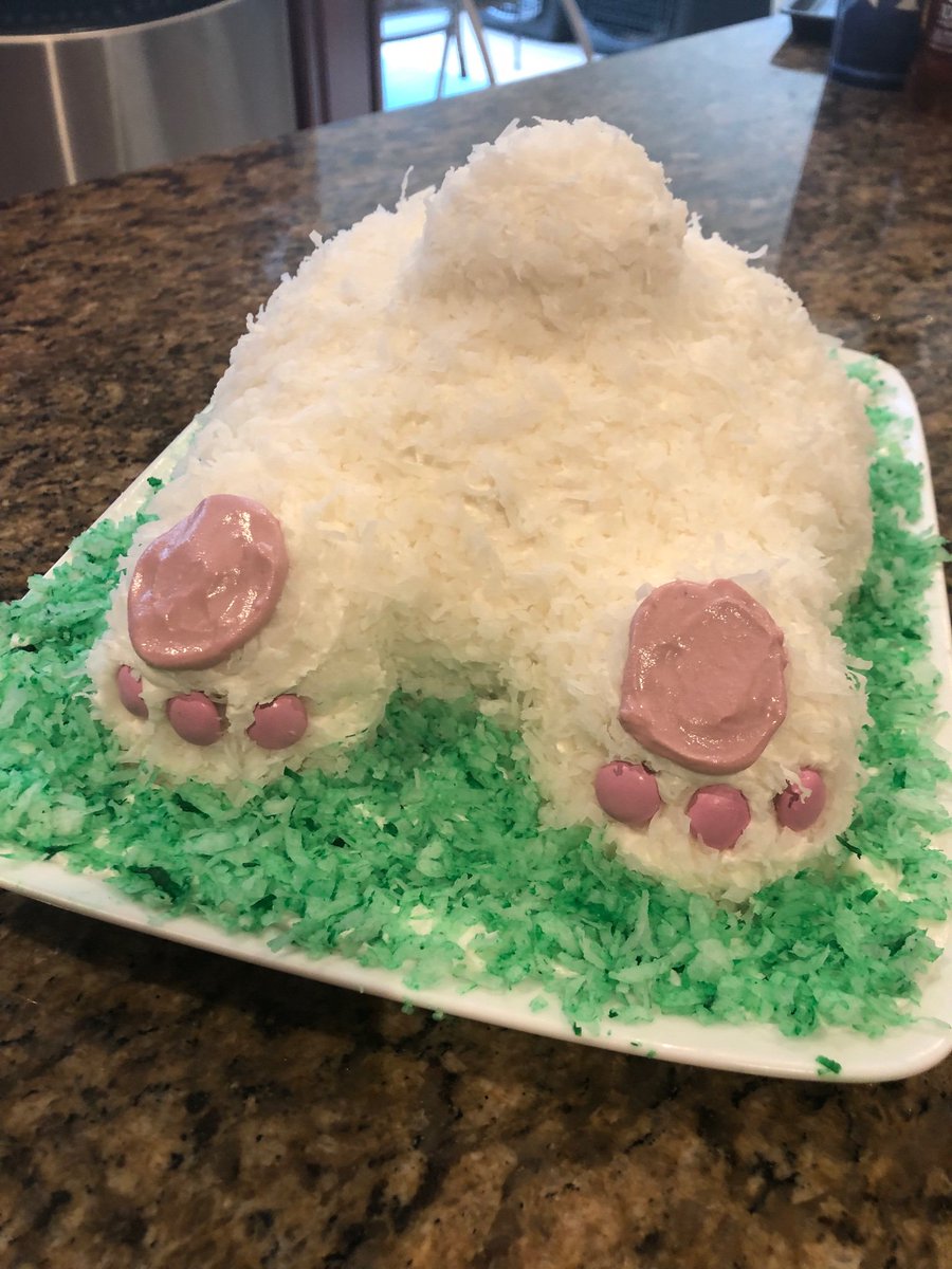 CraftyEsquire's tweet photo. Just in time for Easter, I made this ultra cute Easter Bunny butt cake. Hopefully my kids love it! 🐰🧁 https://t.co/NreosyFNv0 https://t.co/jtTCi4R5ON