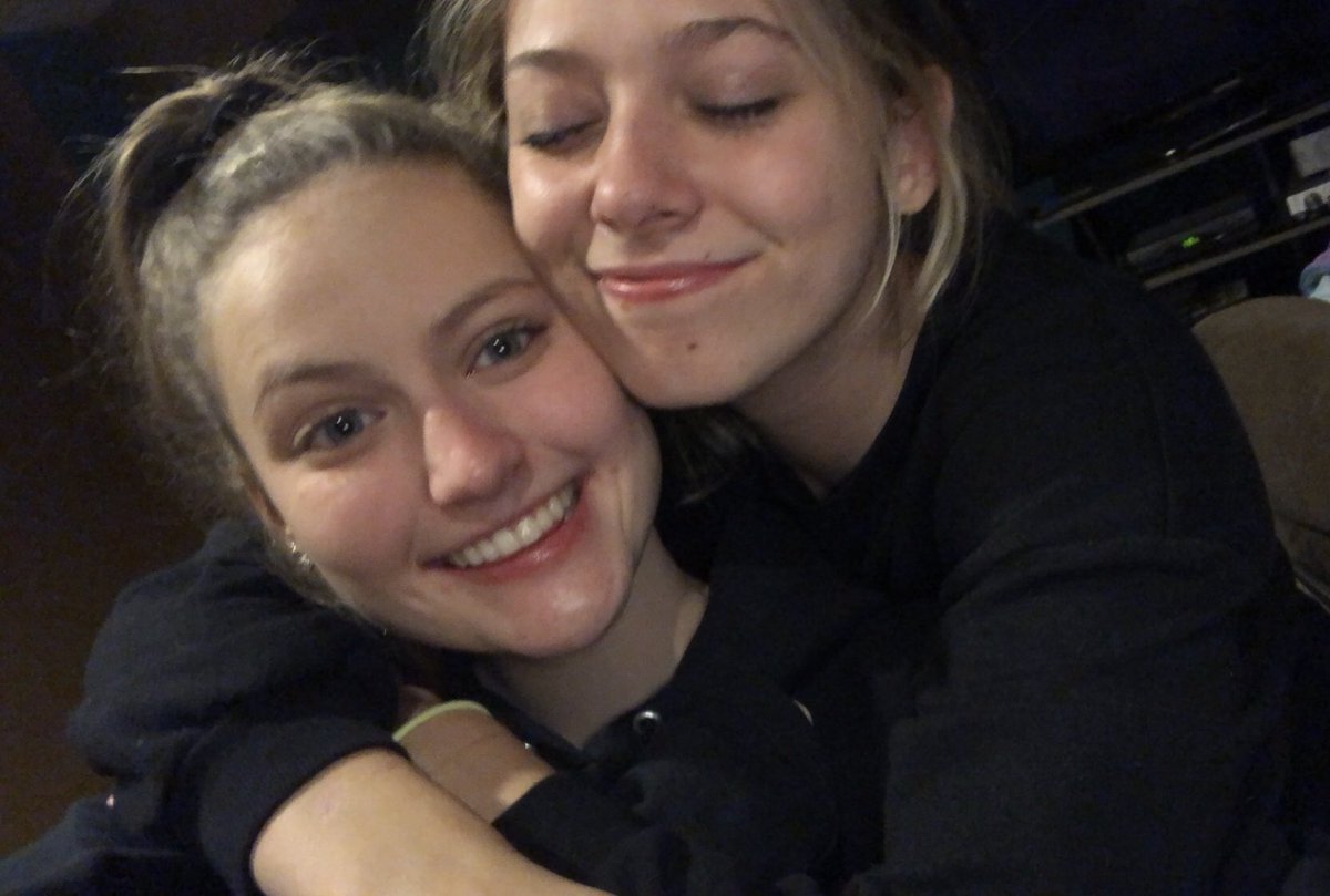 Happy bday Syd! I love you hope you had the best day! Can’t wait to celebrate w you! 💛💛💛