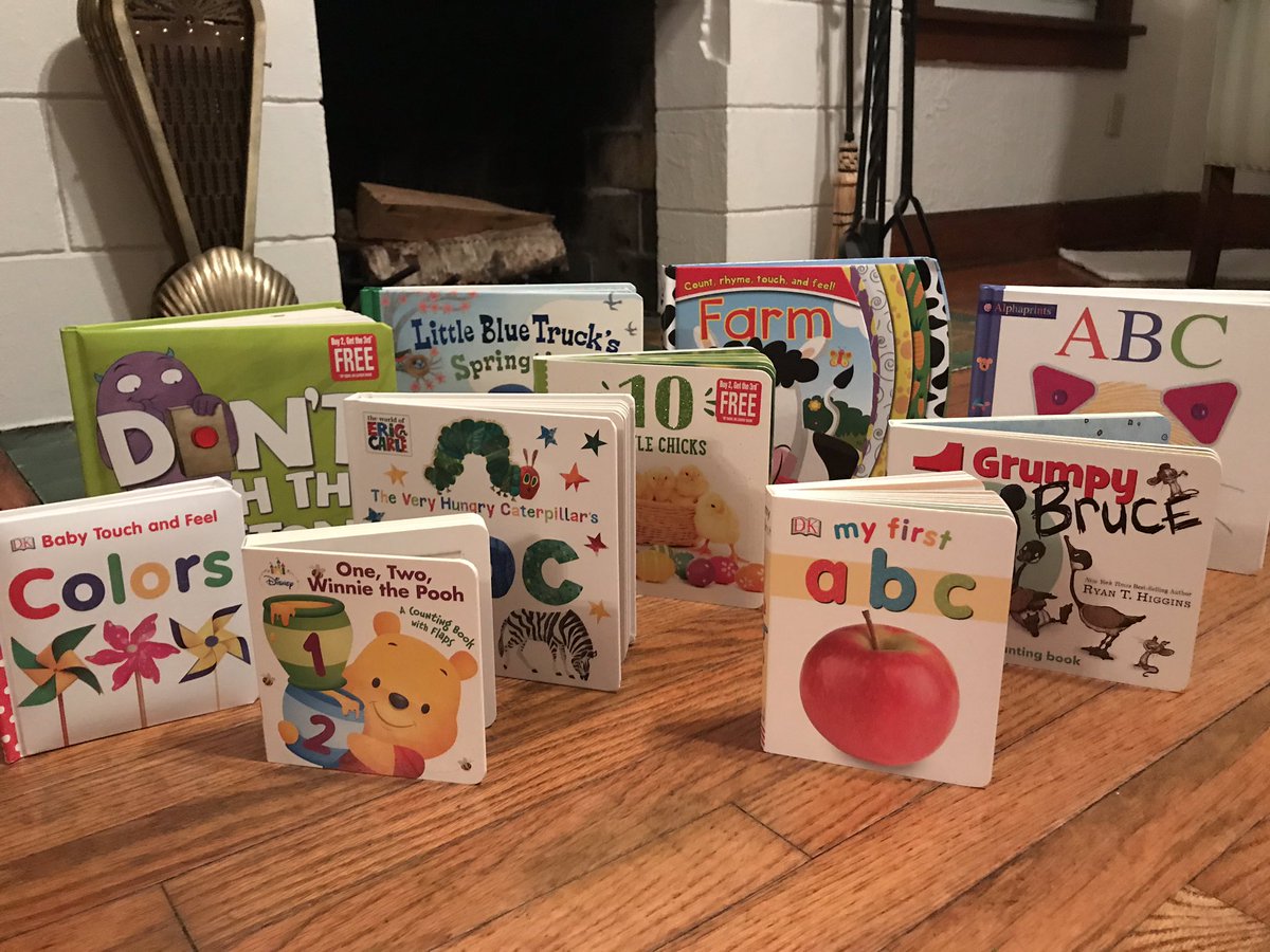 hollister_jeni's tweet image. Books! ♥️♥️ 
#donation #internshipproject