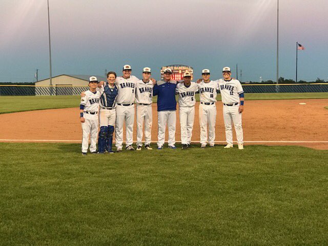 Brave_Baseball's tweet photo. UNDEFEATED DISTRICT CHAMPS!!
So blessed to have a great group of seniors. Congrats to @bryan_terry09 on a no-hitter. #mudita https://t.co/IHBiUOTId0