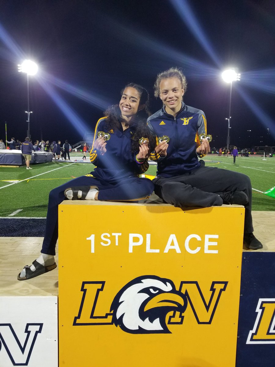 Serena (LJ, TJ, 100 and 4x1) and Paige (400, 100h, 300h and 4x1) both with 4 gold medals tonight 🥇🥇🥇🥇👏👏