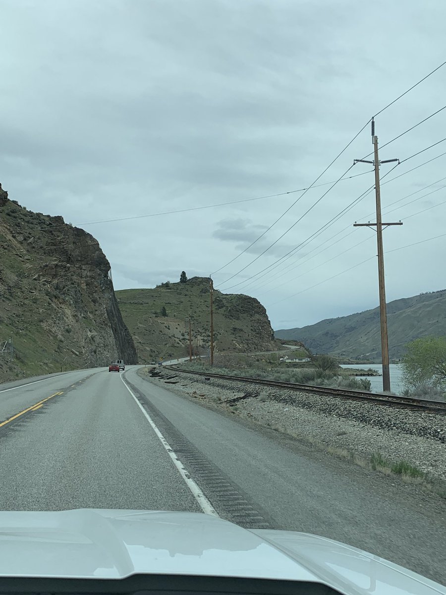 onewiththesand's tweet photo. Eastern Wa peak rush hour traffic #NotSeattle ❤️ https://t.co/yRFzt9ZFTO