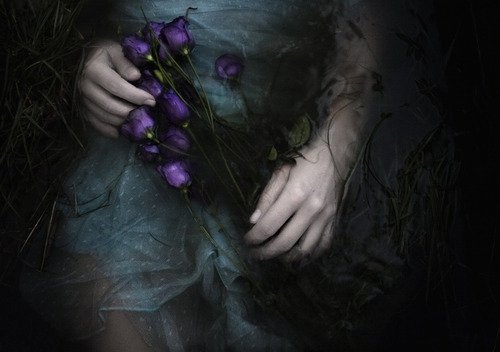 B I O G R A P H Y
twitlonger.com/show/n_1sqs8pj…