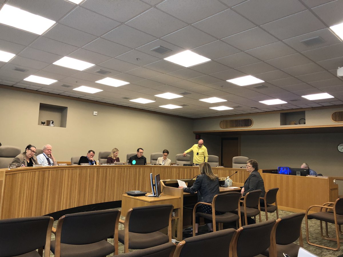 DrDannaDiaz's tweet photo. Reynolds High School students, staff and Multnomah County representative testifying for a School Based Health Center capital project funded by the state legislature. Thank you Senator Monnes-Anderson, Representative Gorsek for your support today. Thanks everyone! https://t.co/OcmGbyOJmi