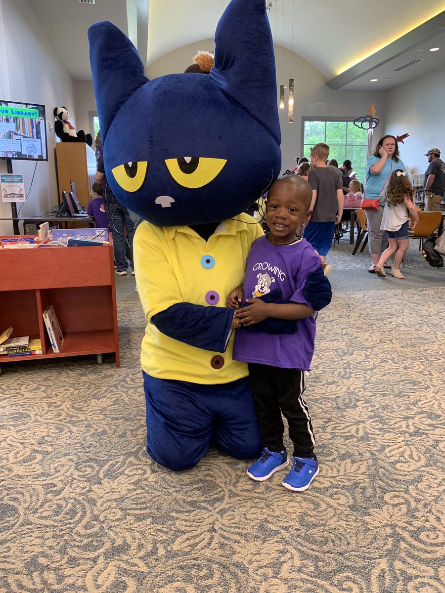GreyhoundGrow's tweet photo. The Growing Greyhounds were present in force at the Jones County Library Grand Reopening! #superjcss #getgareading #middlegaregionallibrary #jonescountylibrary https://t.co/uxszVNWd2t