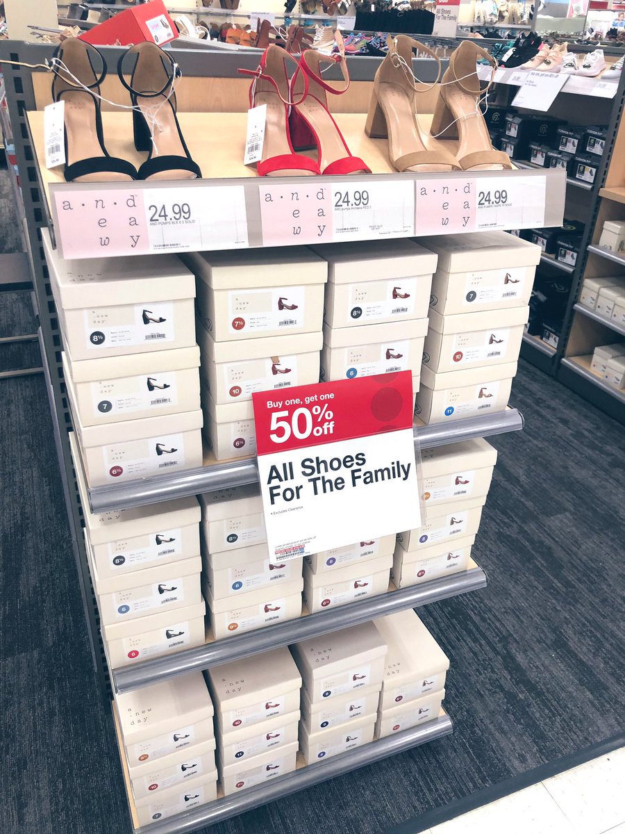 Angie_StyleETL's tweet photo. Easter Outfitting +trend knowledge ✅ 
IMPACT-FULL shoes + accessories ✅ 
.. and THIS👇🏻
We are AMPING up our #t2125 culture w/ top notch personalized service!

Find your passion and use it to fuel your success!!! 💃🏼💃🏼💃🏼 #t2125 @TiffMisk @HannahMelechson @cdmcconahay @RicaDevas https://t.co/aJWF4BWg60
