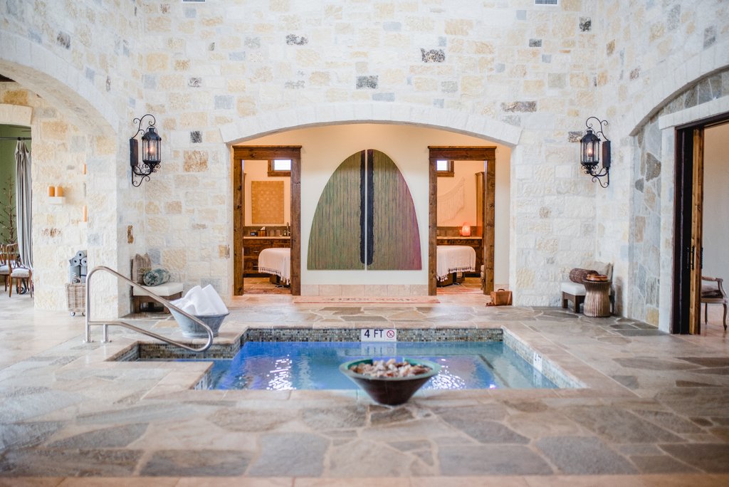Your Hill Country getaway should definitely involve relaxation. Schedule a private massage or couples massage with the Willow Room. Amazing views, just an added bonus 😍  #fredericksburgtx #fbgtx