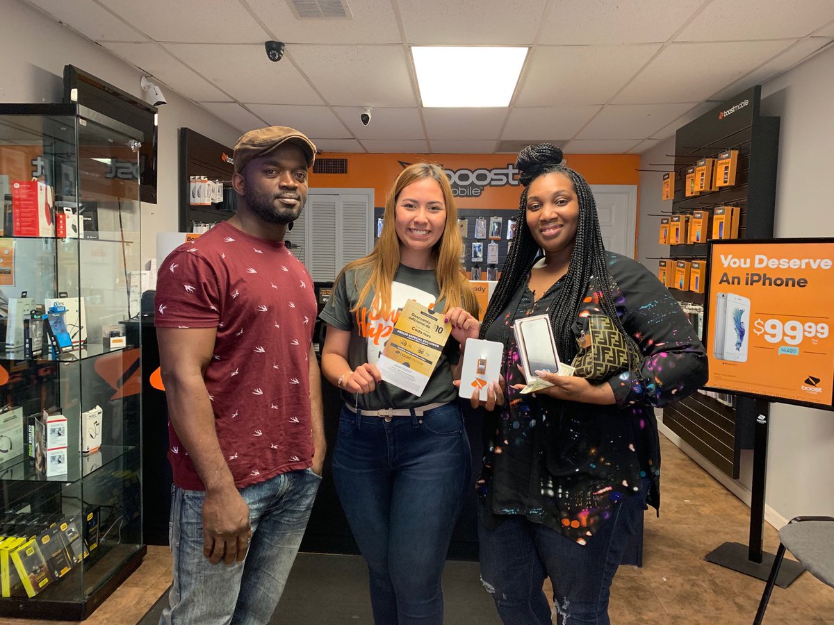 AlbaVasquez94's tweet photo. Happy Customers- Hello Boost Mobile 👋😃😎. #ByeMetroPCS #SwitchHappens #GoldenTicket ‼️‼️✅😎🔊 https://t.co/PWrrlzzULG