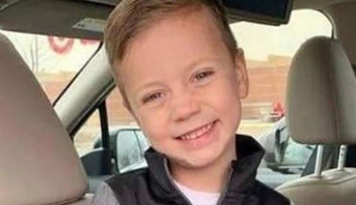 Landen Hoffmann - thrown from Mall of America balcony ‘alert and conscious’