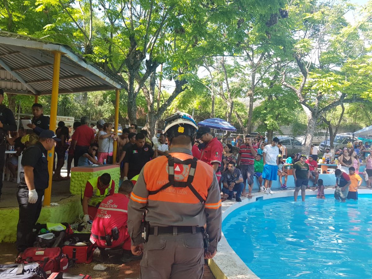 Wameru15's tweet photo. Mientras disfrutaba de un paseo familiar, un hombre de 85 años pierde la vida al ahogarse en las albercas del Centro Recreativo de la CTM ubicado en el municipio de Santiago, Nuevo León. https://t.co/8UXY44MatC