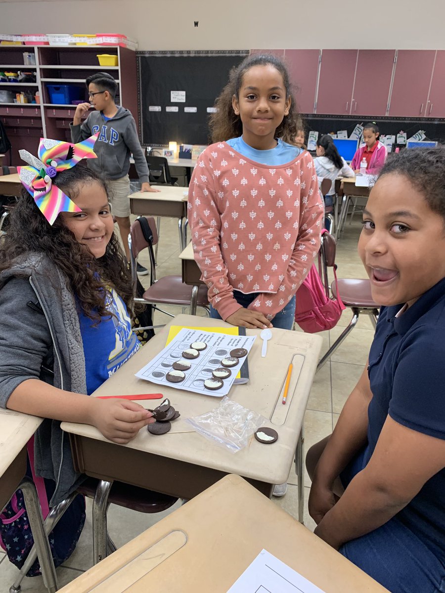 4eclaire's tweet photo. @IRCSchools @sdircpd @FES_Mustangs Hands on Science #wishihadmilk https://t.co/7lO8rzZhxO