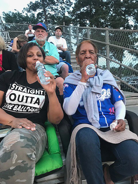 Ultimate_Pools's tweet photo. Here's a picture of @orhsbaseball fans enjoying some tasty Ultimate Pools water! Head out to support the War Eagles as they head to the Class 6A playoffs and get some cool refreshment to boot! #OakRidge #WarEagles #OakRidgebaseball #PlayBall #highschoolbaseball #UILplayoffs https://t.co/GPBWsap4V6