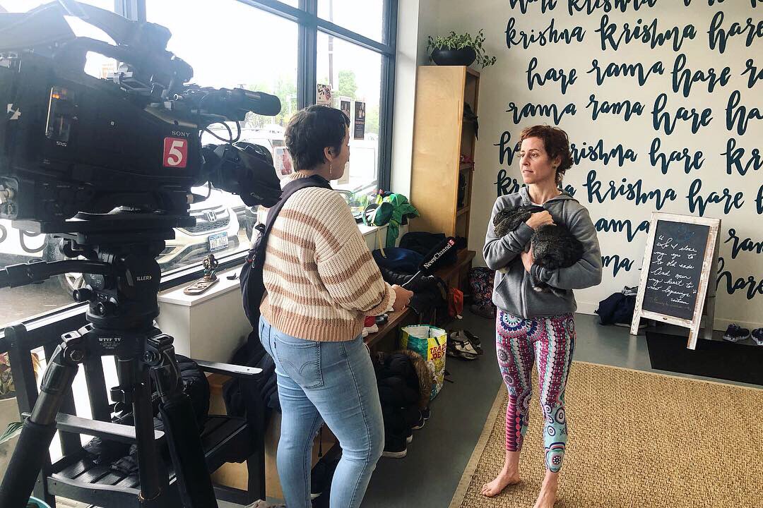 Name something cuter than bunny yoga! We'll wait. 🐰🤸‍♀️#PRLife #Yogasoul #BunnyRescueNashville