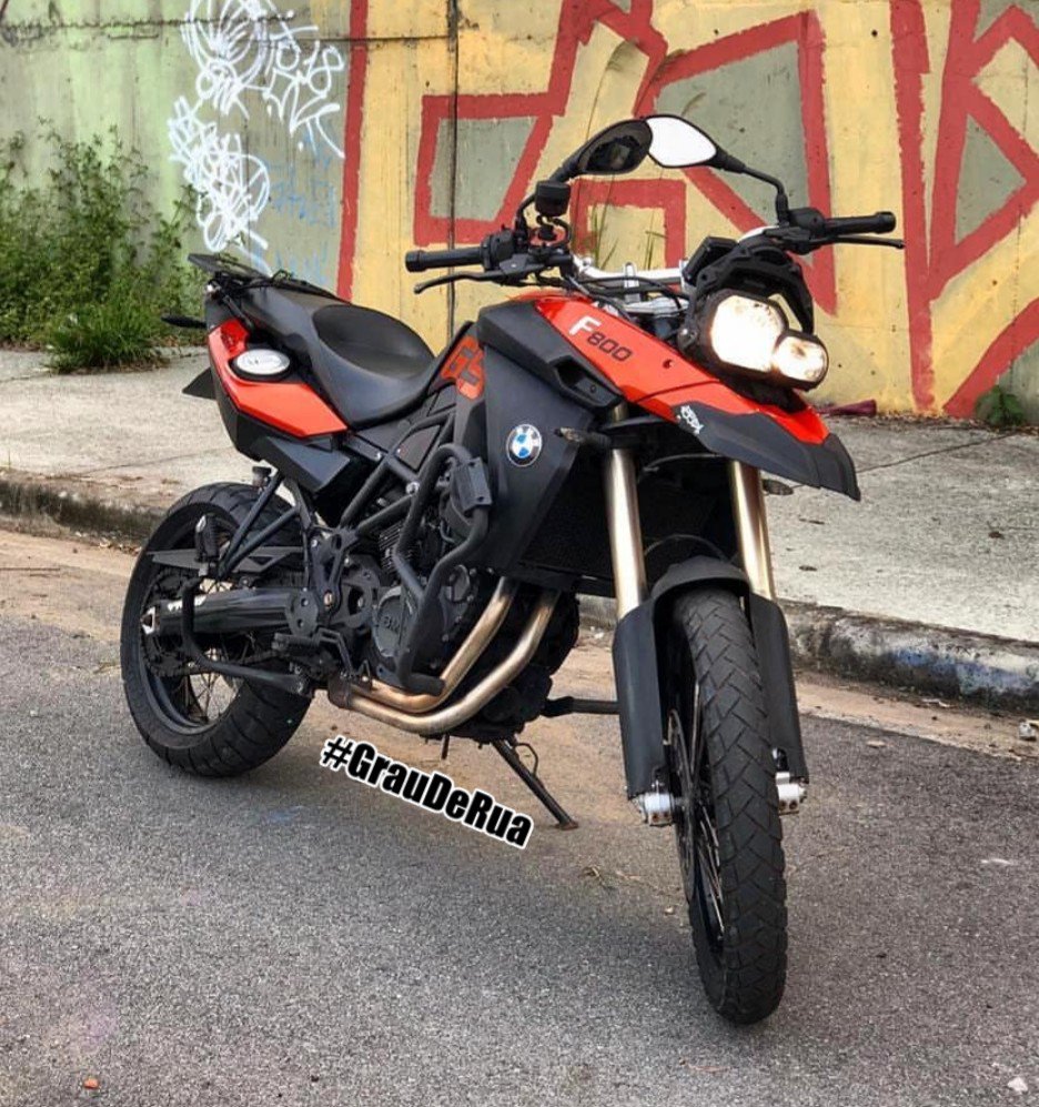 𝙁𝟴𝟬𝟬 𝙎𝙊𝙉𝙃𝙊 on Instagram: “De foguete na favela🚀🔥 . . . #moto # motos #f800 #motosbmw #duasrodas #bmw #grau #grauderua #g…