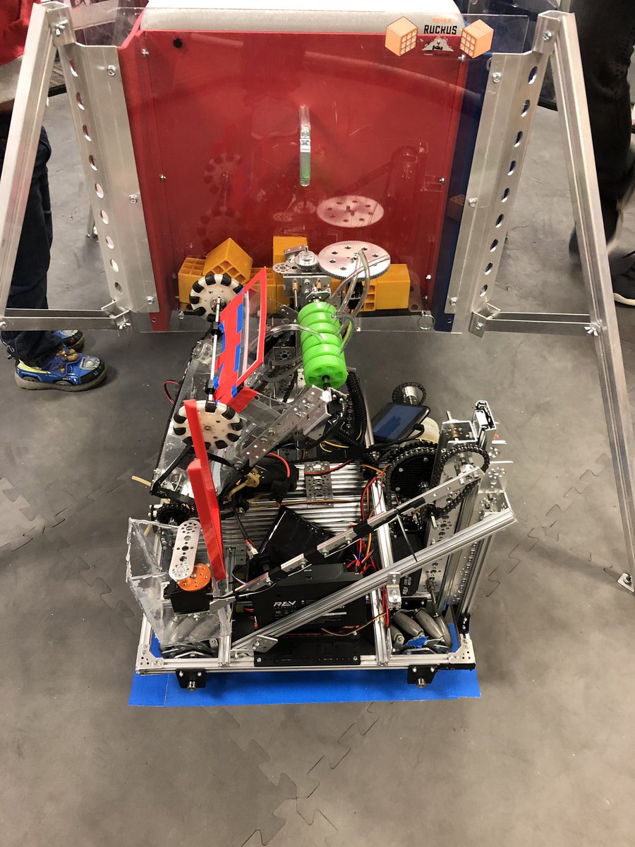 CentralCityFTC's tweet photo. Selene is running. Autonomous with encoders is coming together nicely. #FIRSTChamp in 5 days! #letsgorobocats #robocatsred #cccats #roverruckus https://t.co/iiLcgFGXEp