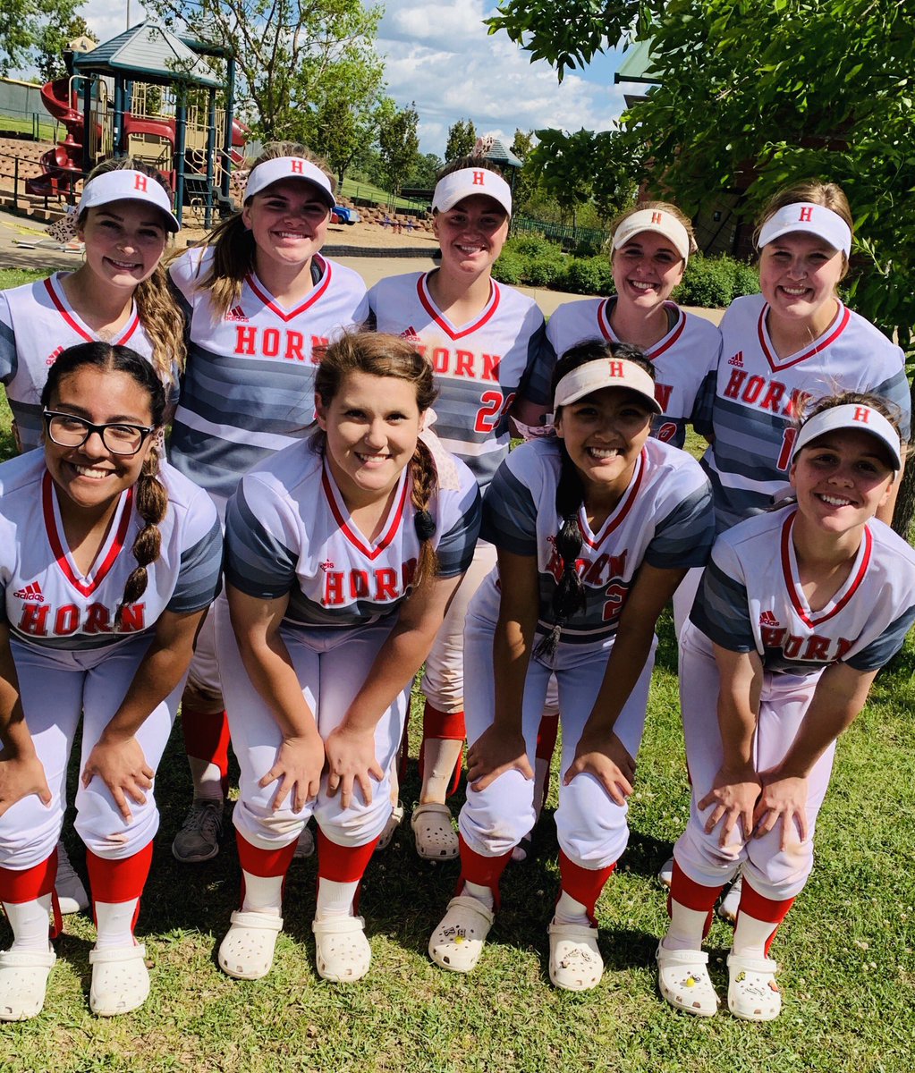 KaileeBautista's tweet photo. The last time our seniors played in the playoffs was during their sophomore year. Well...today is your lucky day cuz your @LJS_Softball is post season bound. We, as freshman,are happy to contribute to our success this year and get you guys playing 2 or praying for 3 more games ❤️ https://t.co/hkHE170Xe2