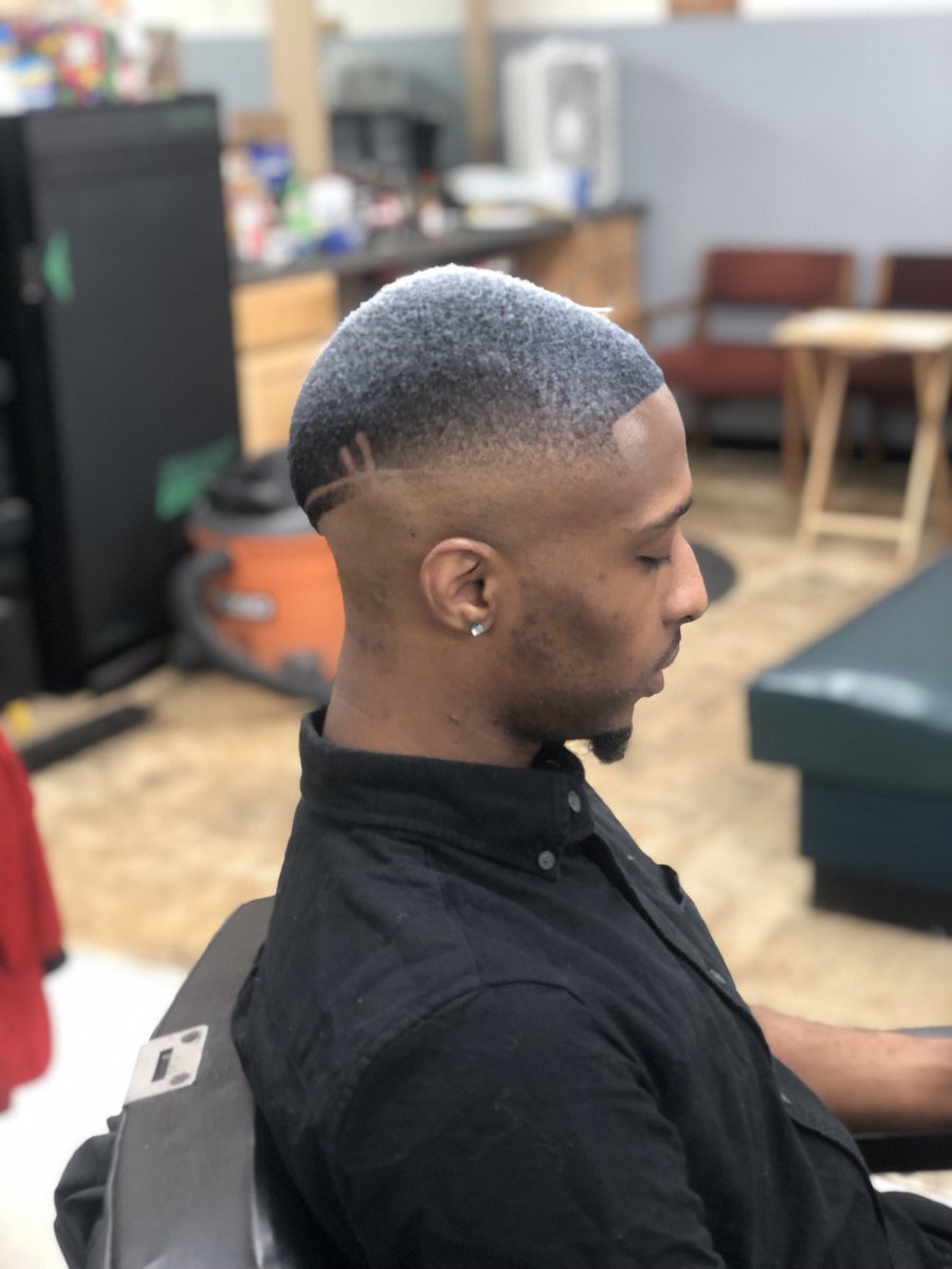 Ace_Klub's tweet photo. When the homie comes in just for a cut but I end up changing his color and doing whatever I want to his hair ๐ช๐ฝ๐ฅ๐ฏ #eastercut #dmvbarber #barber #suitlandbarber #holidayweekend #haircut #faded #dc #maryland #design #mdbarber #barbers #hairstyle #barbershopconnect https://t.co/etotsuBjzj