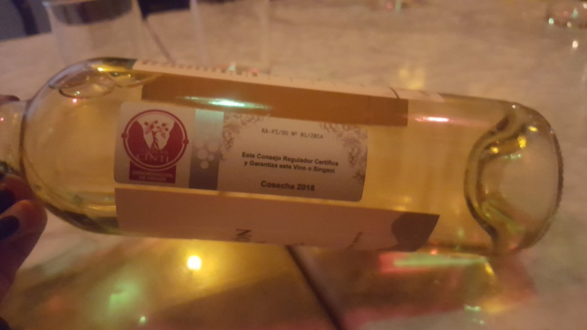 Vino del Valle de Cinti, denominación de Origen #VinoBolivia #HayPan #Moscatel