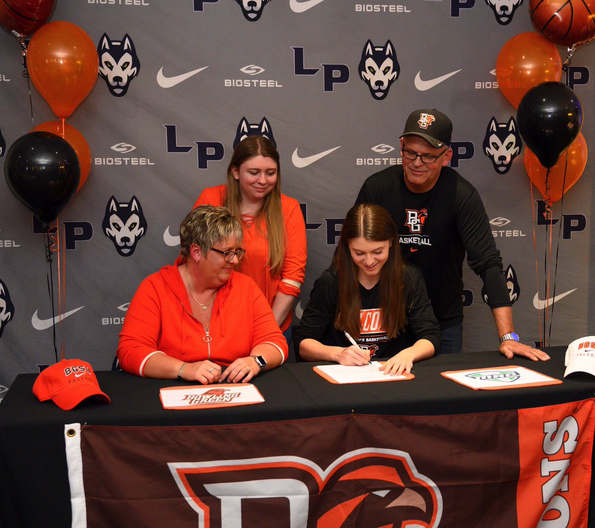 Kaillie Hall tweet media