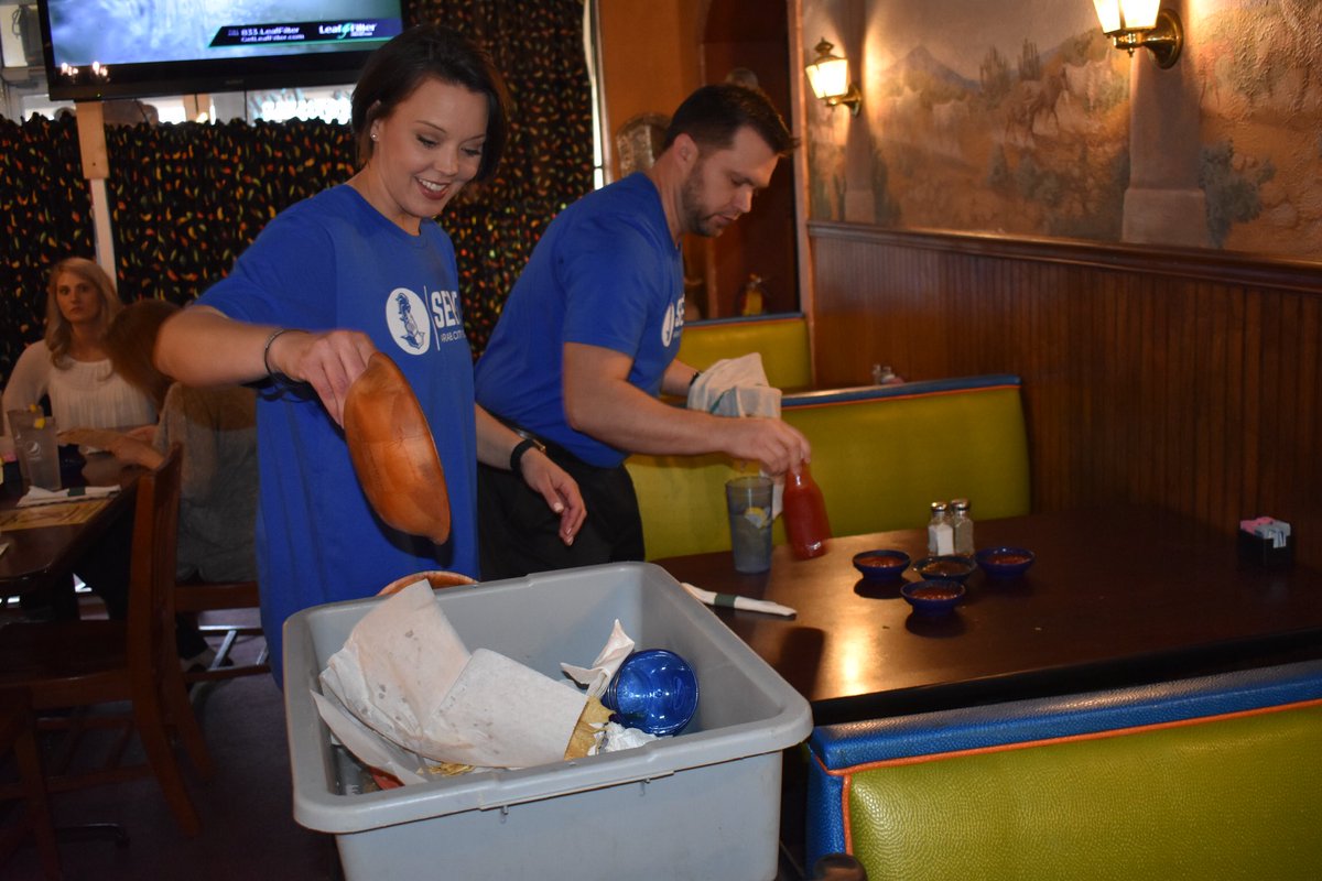 PaceStacie's tweet photo. We are so thankful for the support our students and staff receive from Alex and Crystal all year long. It was an honor to serve alongside them today at Sierra’s. 💙💛 @arabcityschools #ArabCSServeDay #ArabCSVision https://t.co/0xZyPg5zy6