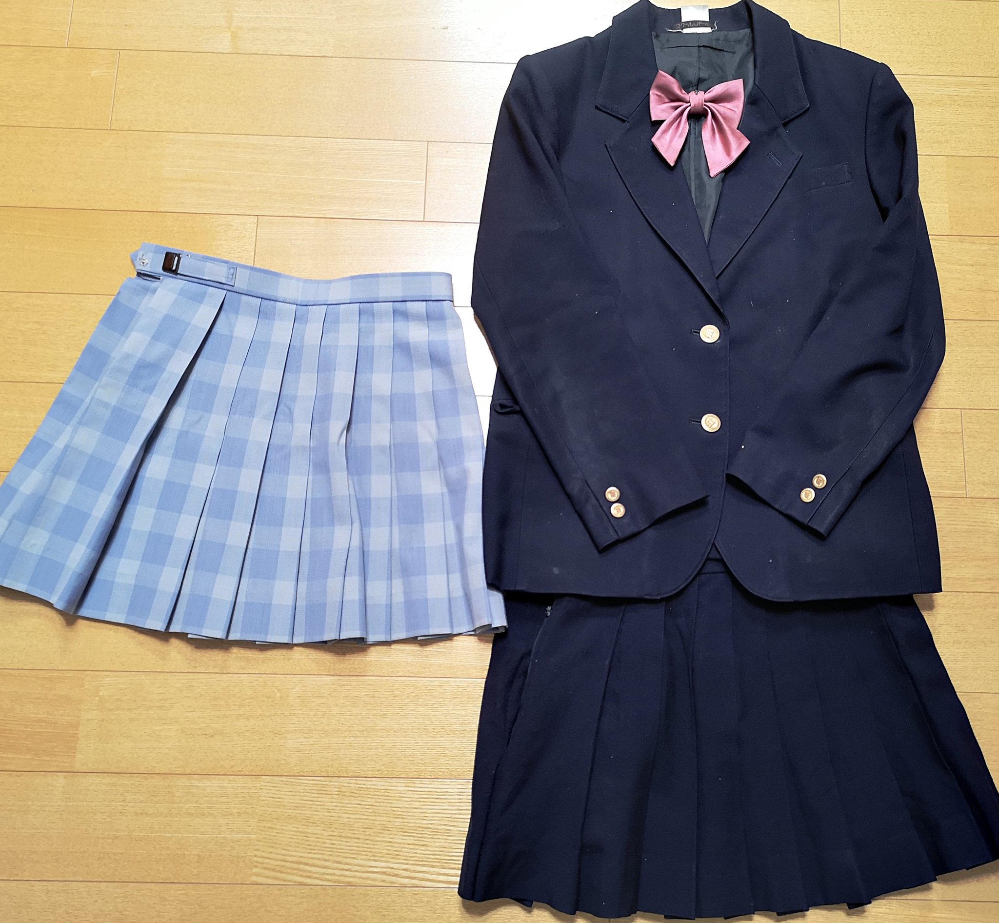 ログアウト U Tvitteri 埼玉県立大宮南高校の制服セットを買い取らせて頂きました ピンクのリボンがかわいらしい 夏服のスカートも涼し気です デジタルウェブへお売り頂きありがとうございました 制服 学生服 制服市場 制服買取り 制服買い取り 制服売り