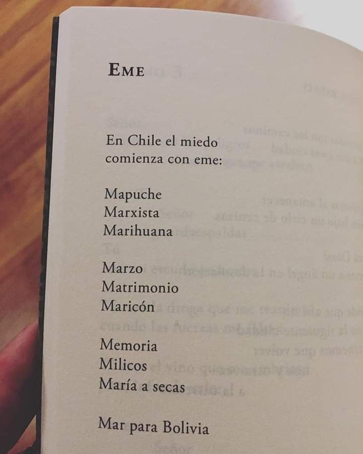 willkazarate's tweet photo. "#Eme" 
En Chile 🇨🇱 el miedo
comienza con eme:
#Mapuche
#Marxista
#Marihuana
#Marzo
#Matrimonio
#Maricon
#Memoria
#Milicos
#MariaASecas

#MarParaBolivia 🇧🇴

del libro "Nueva Antología" del profesor Eduardo Klein (Ediciones Puebloculto, 2018.) https://t.co/pLTtbb8gKi