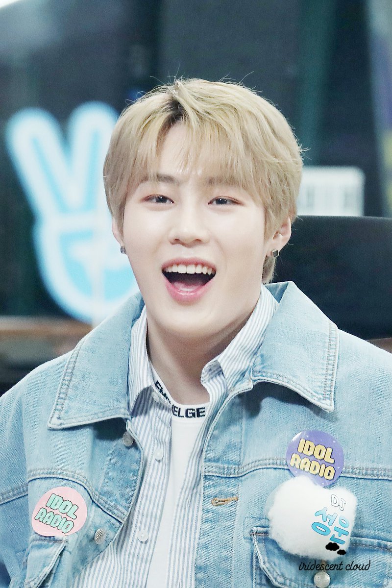 190418 아이돌라디오

셍디 😊😄

#하성운 
#HASUNGWOON 
#아이돌라디오
#BIRD