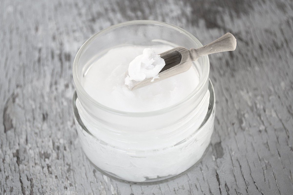 The 5 Top Salon Formula contains five of the best natural hair conditioning ingredients around: Moroccan Argan Oil, Extra Virgin Olive Oil, Island Coconut Oil, Macadamia Nut Oil and Desert Aloe Vera.