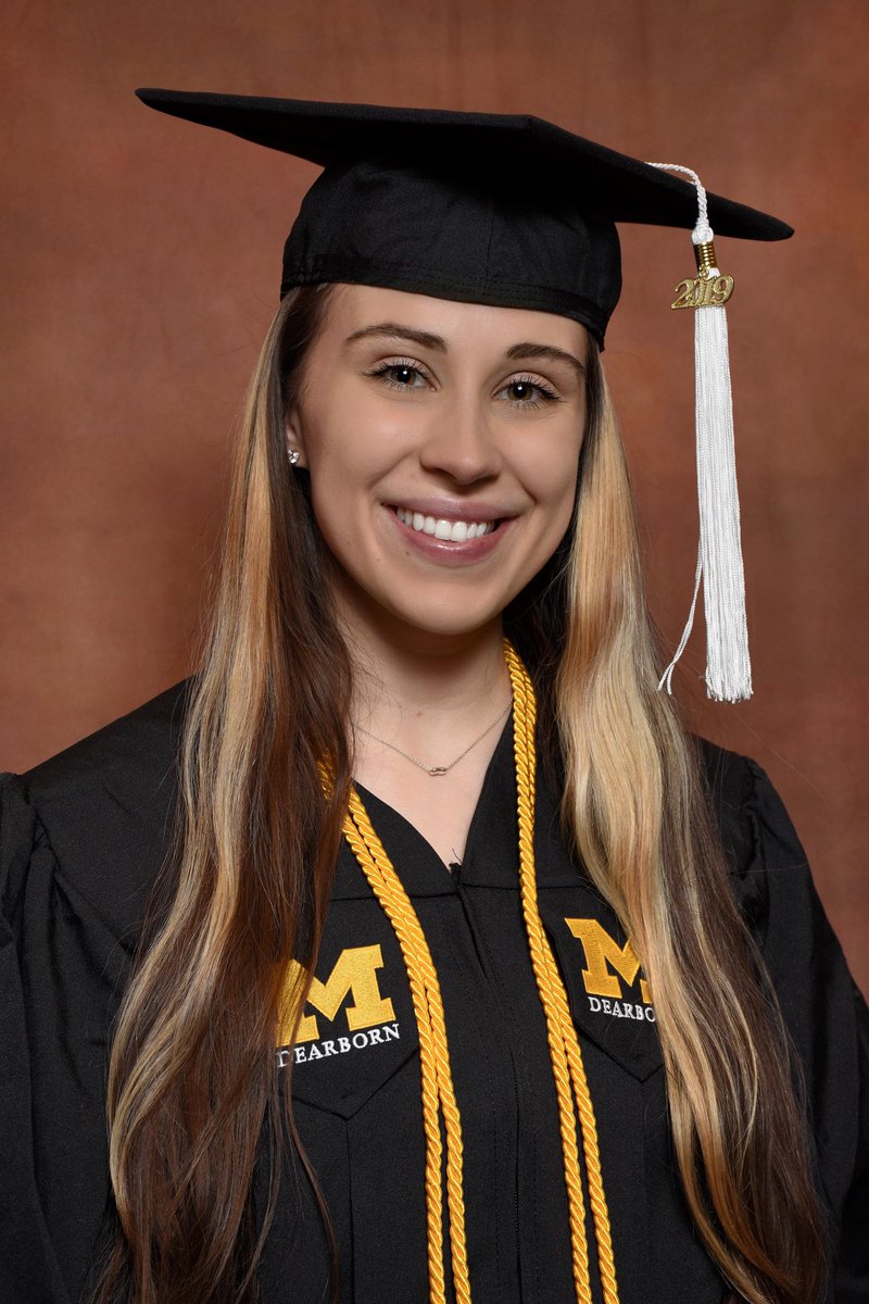 cayty_fitz's tweet photo. Emily is always hyping me up but look at these pics??? Not only is she GORGEOUS but she’s graduating next week :’) Couldn’t be prouder https://t.co/yhblN4ik8T