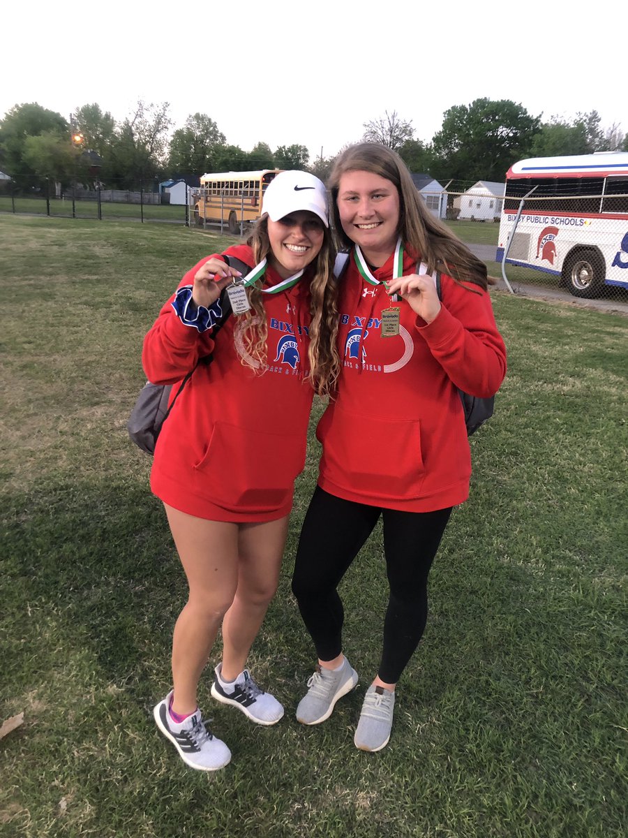 CoachBencke's tweet photo. These two killed it today throwing disc! @ashleyprince_ taking 1st place with a throw of 113.4 and @riallen108 taking second with a PR of 103.11! Riley broke her PR by over 10 feet! @BixbyStrength @AndBixby @AllenWhit @laurieprince https://t.co/zFlEQ3HMxh