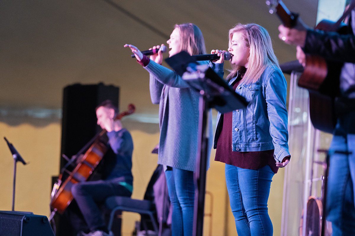 therockfenton's tweet image. It was a great night under the tent..hope to see you this Saturday or Sunday. #Easter #UnderTheTent