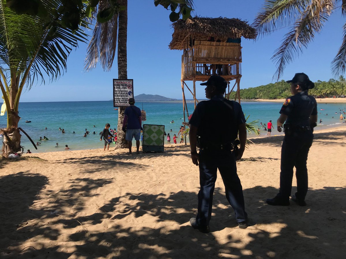 ParacaleMps02's tweet photo. Police Visibility and Foot Patrol along seashore of Candelaria Beach Resort, Paracale, CN https://t.co/N1TMaPAxqq