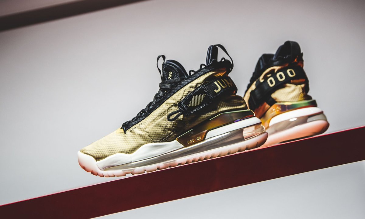 nike proto max 720 gold