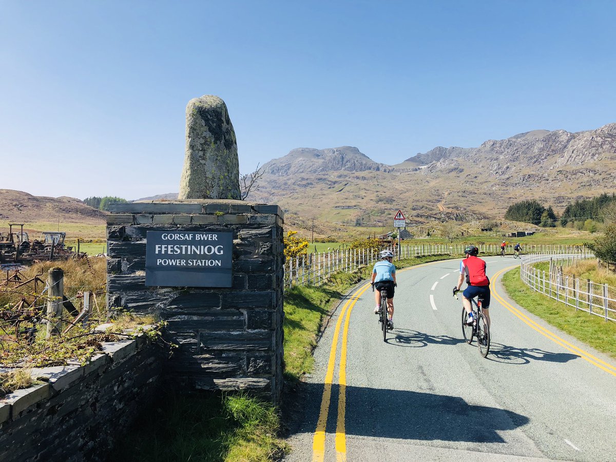 Good Friday club ride to Ffestiniog, 66 miles 4,400 ft. Perfect weather, stunning scenery! 🚴‍♂️🏴󠁧󠁢󠁷󠁬󠁳󠁿☕️☀️🍰