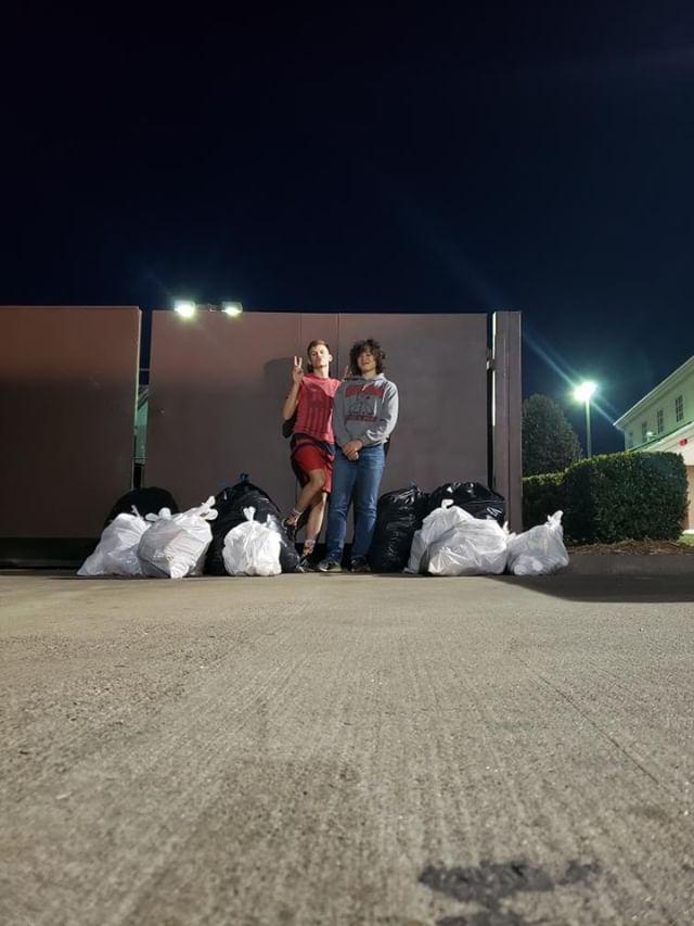 John_How1's tweet photo. @bayleemadmck 5;39 gallon bags, 8;16 gallon bags and 4 hours later (not counting 15 minute McDonalds break forced upon us) me and @TylerMoritz123 finished the #MCHSTrashChallenge we did the road in front of McDonalds &amp; Taco Bell, and there was A LOT of trash @bayleemadmck @kdaviz_ https://t.co/X7yqS4Dg2Z