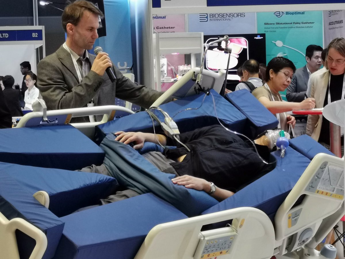 adrian_kee's tweet photo. We have real demonstration! #sganzics https://t.co/peF7XIsGV1