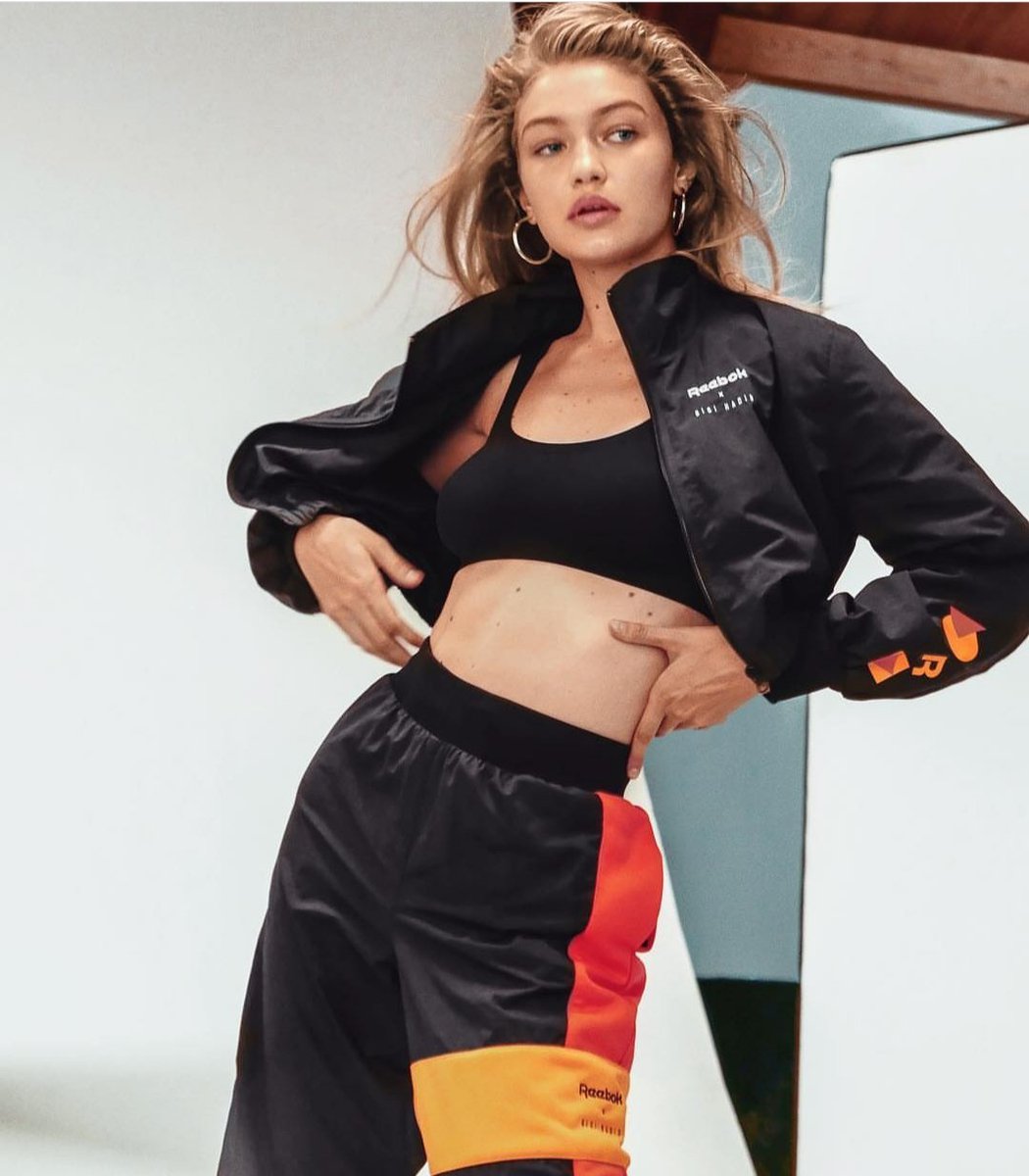 CreativaBurbuja's tweet photo. Y no es de extrañar que la colección esté inspirada en el volleyball su deporte favorito ya que ha querido hacer una colección que la represente al 100%. #ReebokxGigiHadid🔝🧡🖤💣💥 https://t.co/Jx7pnbzTFx
