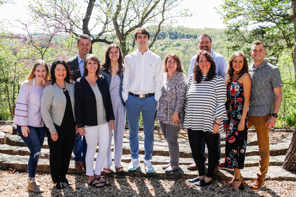 MarcusHarrisV's tweet photo. Link Class of 2019 was a special one! Friends became family and we're beyond grateful.

@Gavinharris0010 I loved getting to be in your corner on a day to day level this year. One of my favorite years so far.

Gonna miss our @linkyear fam a ton!

#LinkMatters https://t.co/Z6SpYovP5g
