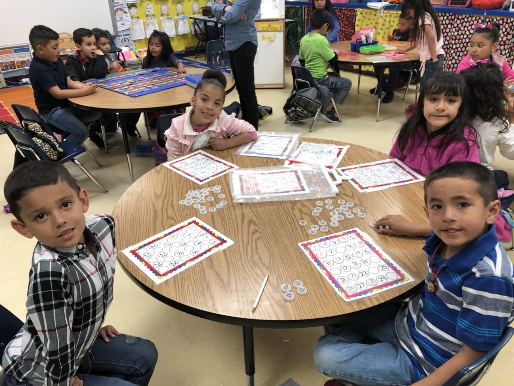 sayalarod's tweet photo. Math Centers we are learning so much in our classroom #mathstation #learningisfun @fmeeagles @elopez014 @TruaxJulia @villalba_eric https://t.co/Laouhhw2QB