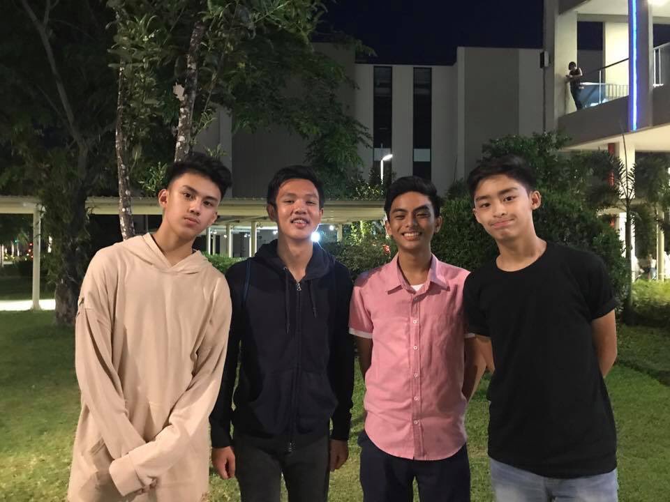 MigoCaballero's tweet photo. Bat parang may particular arrangements kayo apattt? 💝 https://t.co/rOoukH66xC