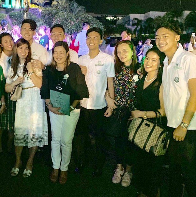MigoCaballero's tweet photo. Bat parang may particular arrangements kayo apattt? 💝 https://t.co/rOoukH66xC