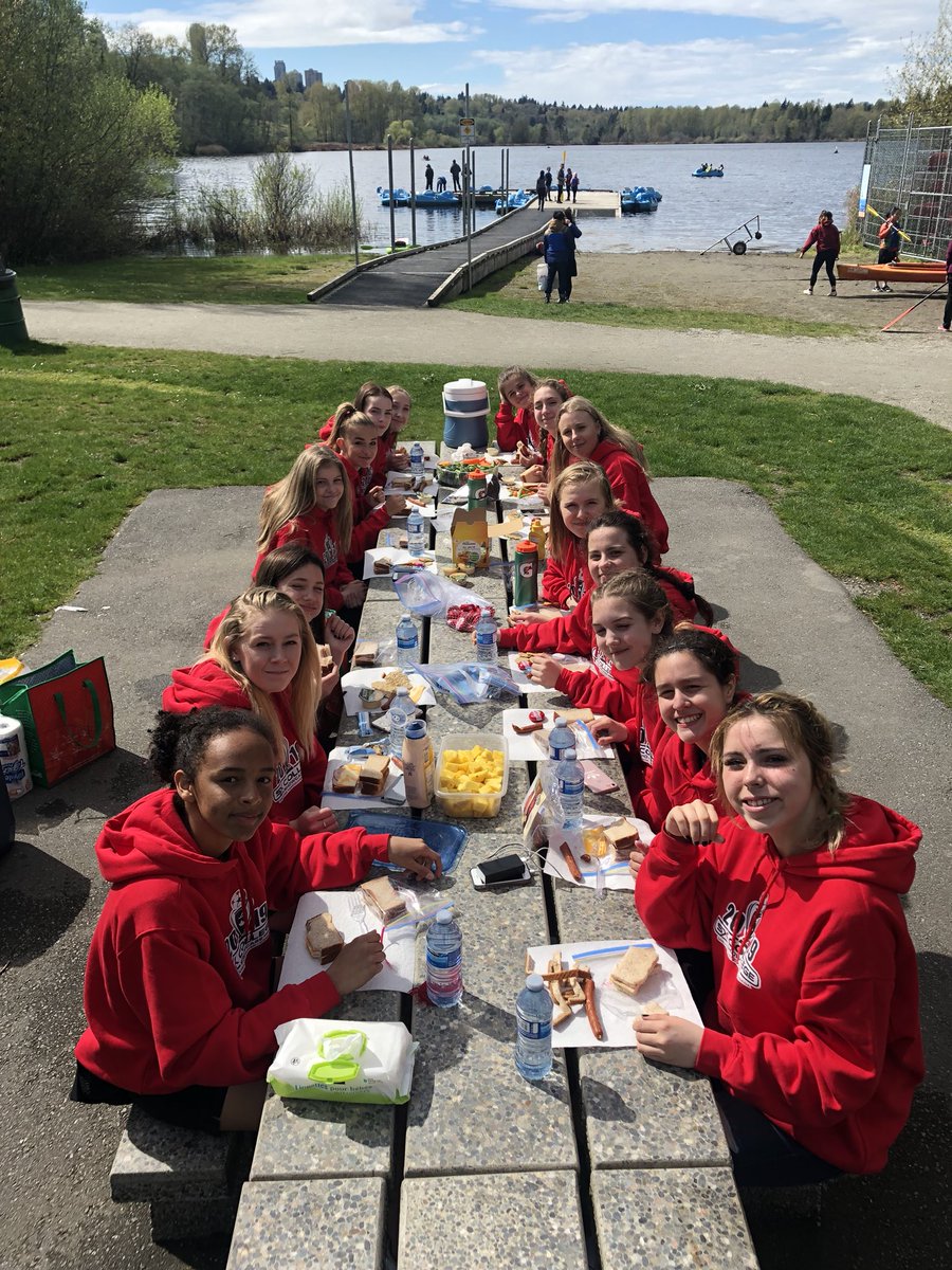 cfsc04da's tweet photo. Strong first game @SXCollegeCup followed by team building at Deer Lake https://t.co/XHGXhC8rAE