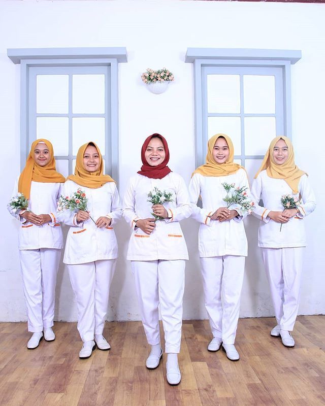 .
#Repost @lailatus026
• • •
Jalani prosesnya dengan ikhlas, aku yakin suatu saat nanti kamu akan menikmati hasilnya.
.
.
Partner 🔥
@polritni_tenagamedishits
.
@tenaga_medis_idaman

#perawatcantik #perawatindonesia #lfl #mahasiswasurakarta #bidanpera… bit.ly/2Gnlimz