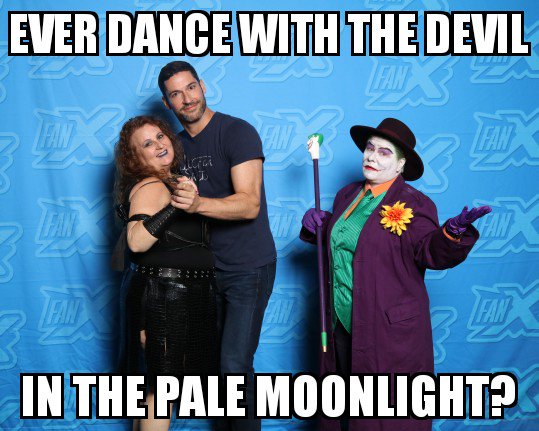 mamaboogs04's tweet photo. #FanXSpring19 @tomellis17 https://t.co/pgAFSnsWu6