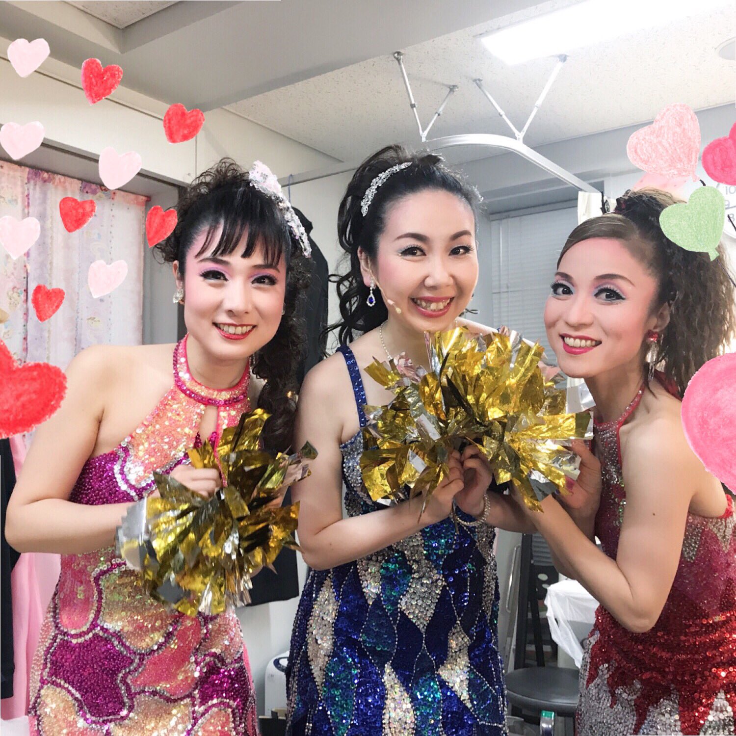 akari.ouzuki on X: 昨日無事に初日の幕があきました😆 21日までやっています✨ 今日は13時と17時の二回公演です☺️  #新百合ヶ丘#アルテリオ小劇場 #fabulousrevueboys #ショー #逢月あかり #お待ちしています  t.cotjt27i4SVj  X