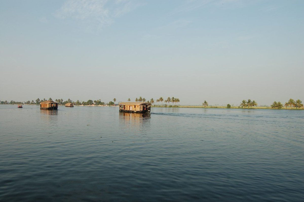 AnitaHendrieka's tweet photo. 10 Incredible Places to Visit in #Kerala, #India via @AnitaHendrieka https://t.co/5xWuF5o0TJ @incredibleindia https://t.co/kUe4XVJhux
