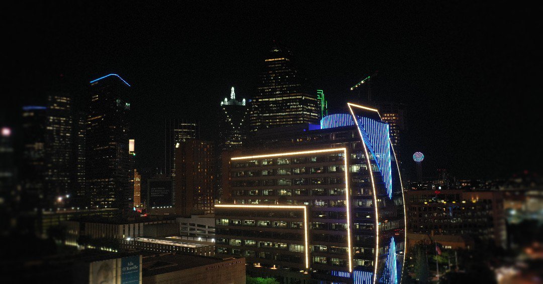 iRightMotion's tweet image. Beautiful view tonight From Klyde Warren Park