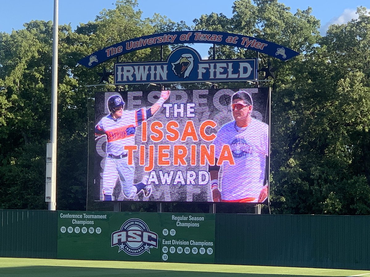 robertbardin's tweet photo. @uttylerbaseball 2019 Issac Tijerina Award recipient - @burnsjosh1. May all that @tijerina18 embodied - love &amp; respect for the game, being a great teammate &amp; the faith he had in God - drive us to make an impact in the lives of others every day. @SwingIt18 #Psalm18:1  #SwingIt https://t.co/H4Cp4eDLkh