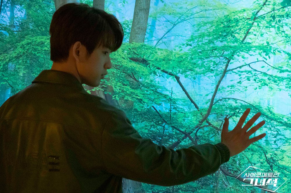 D4kXxdUUIAAMGex.jpg:orig